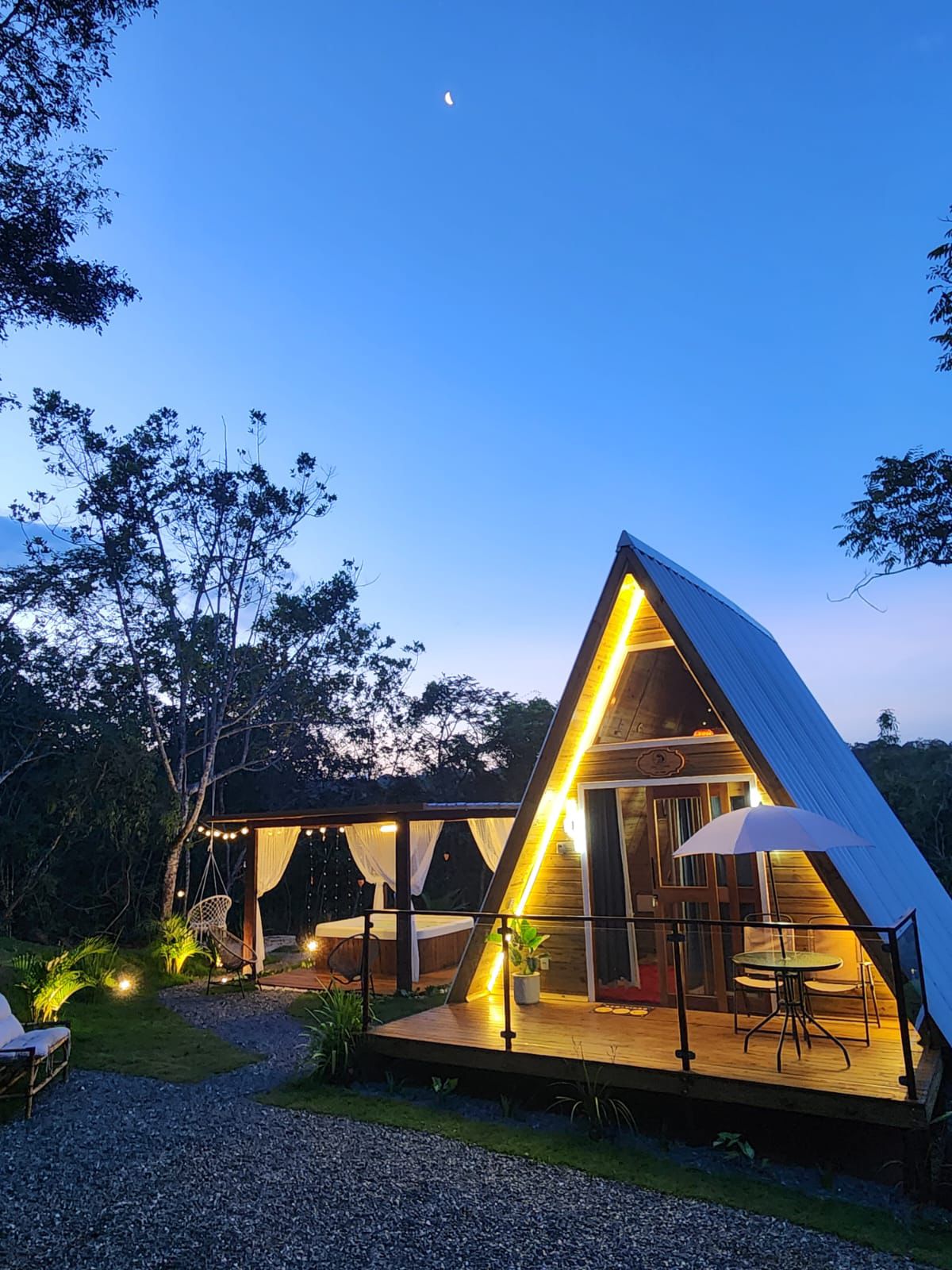 Lobo Prime — Cozinha equipada da cabana A-frame