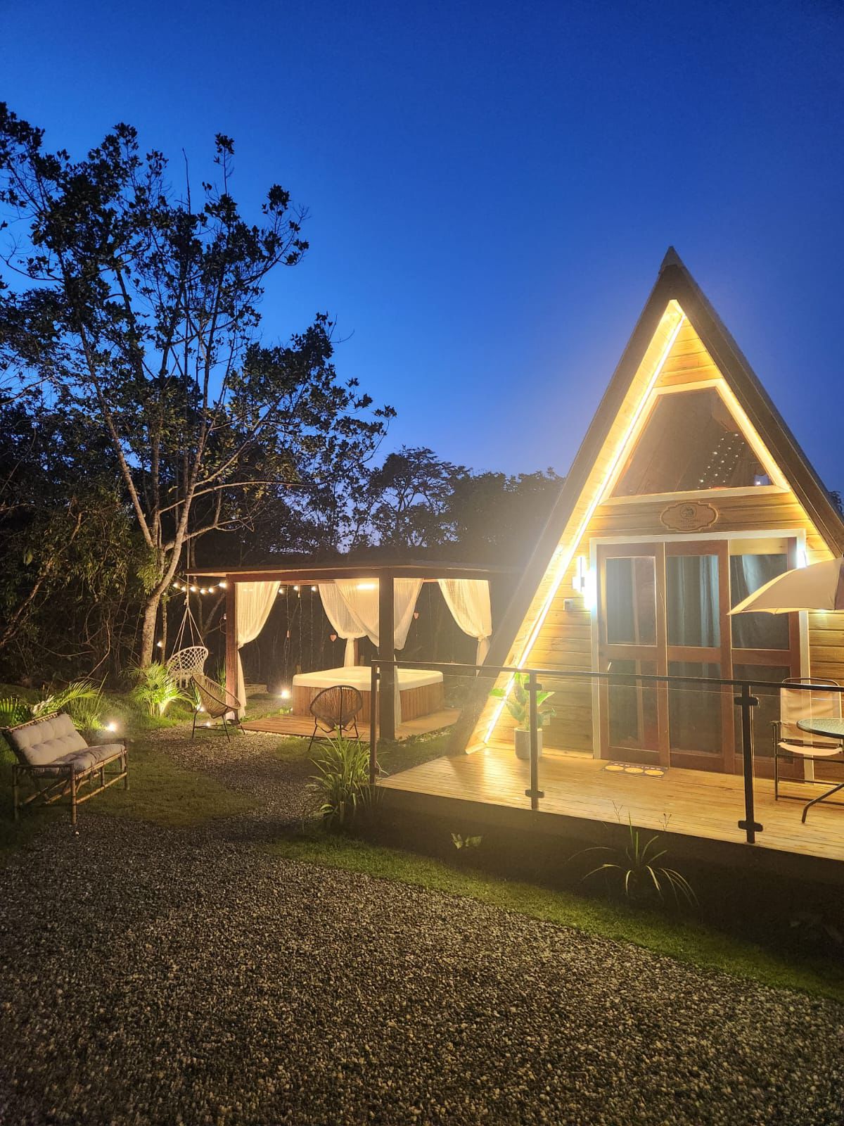 Lobo Prime — Vista da natureza ao redor da cabana